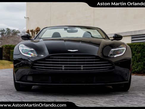 Used 2019 Aston Martin DB11 Volante image 30