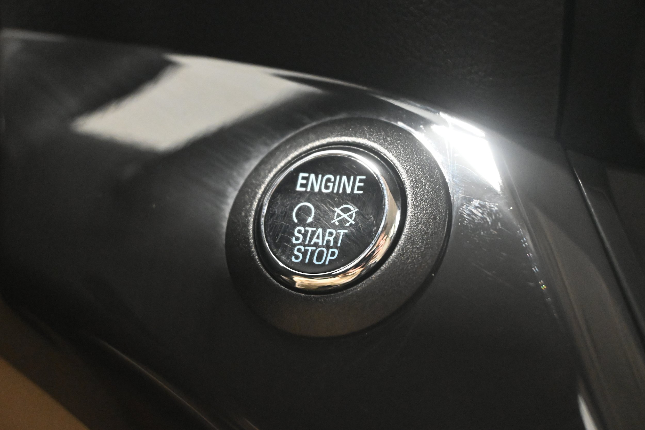 Used 2015 Ford Escape Titanium w/ Equipment Group 301A AWD/4WD image 10