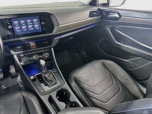 Used 2019 Volkswagen Jetta SEL Premium image 25