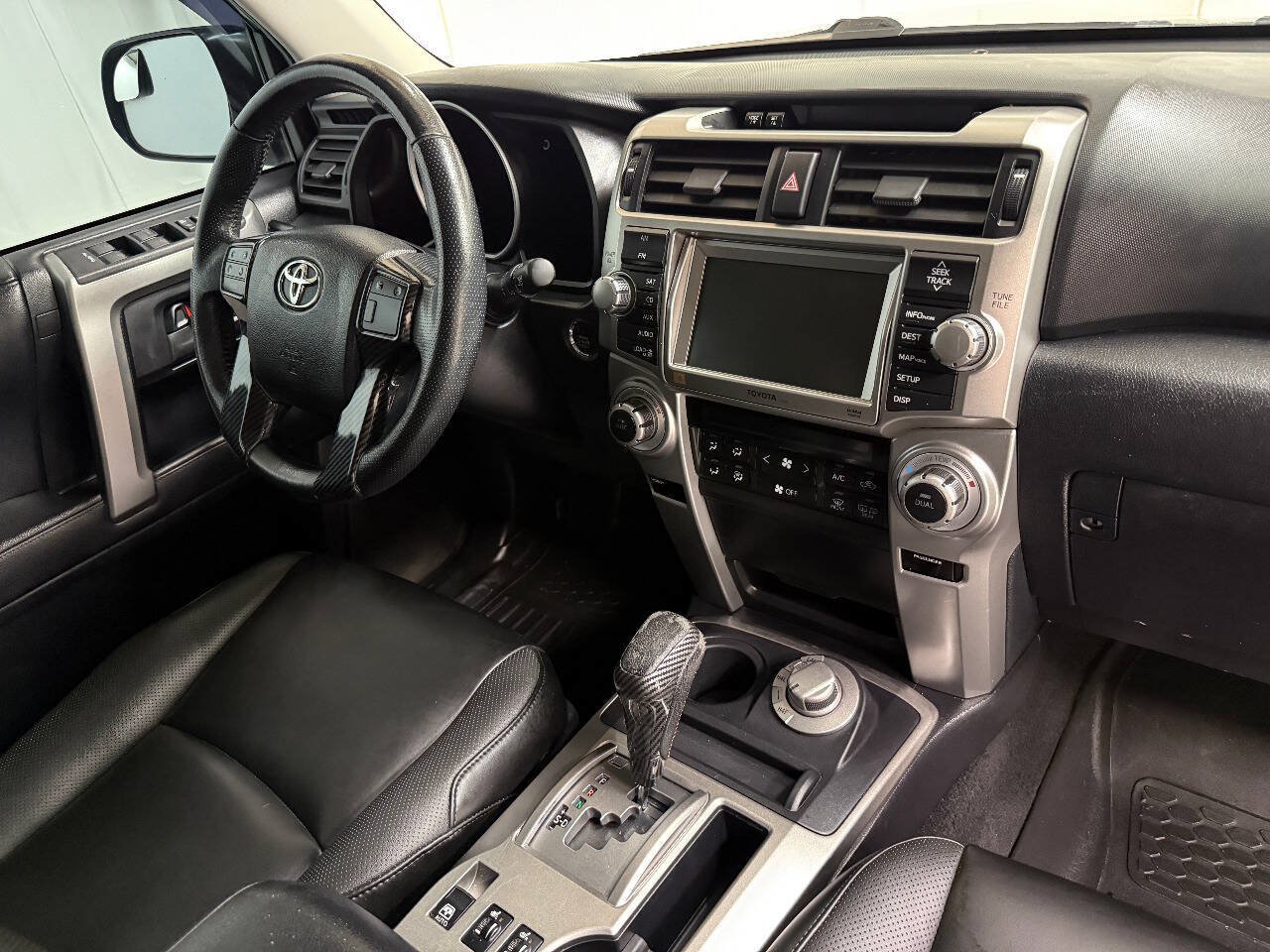 Used 2011 Toyota 4Runner Limited AWD/4WD image 33