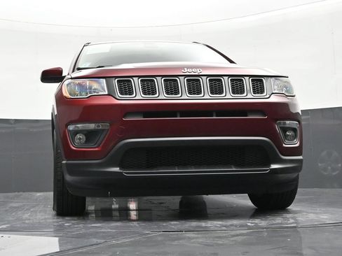 Used 2021 Jeep Compass Latitude FWD image 27
