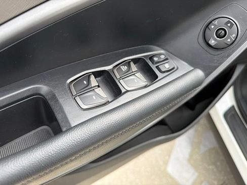 Used 2018 Hyundai Santa Fe Sport FWD image 13