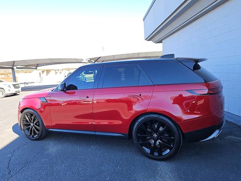 Used 2023 Land Rover Range Rover Sport SE image 2