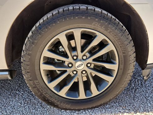 Used 2019 Ford Expedition Limited w/ Equipment Group 301A RWD image 7