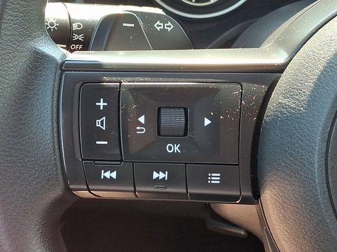 Used 2024 Nissan Rogue S AWD/4WD image 20