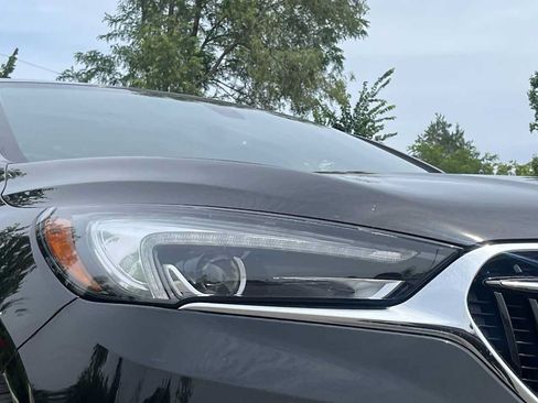 Used 2019 Buick Enclave Essence AWD/4WD image 21