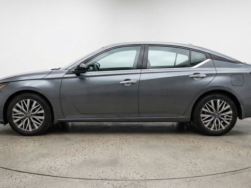 Used 2025 Nissan Altima 2.5 SV image 5