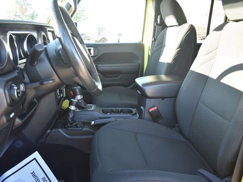 Used 2023 Jeep Gladiator Willys image 16