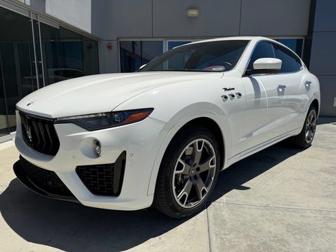 Certified 2022 Maserati Levante Modena AWD/4WD image 8