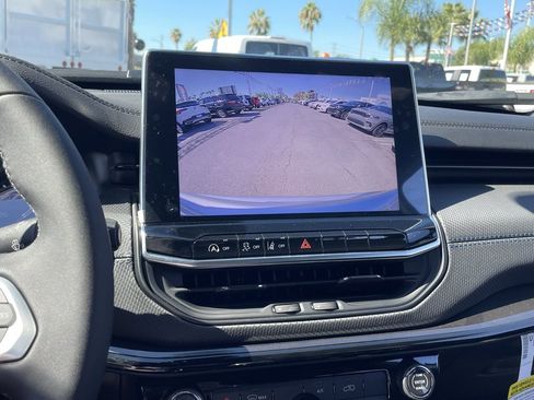 New 2026 Jeep Compass Latitude image 27