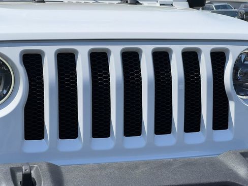 Used 2023 Jeep Wrangler Unlimited Sport AWD/4WD image 41
