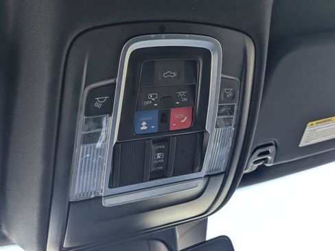 Used 2022 RAM 1500 Laramie AWD/4WD image 21