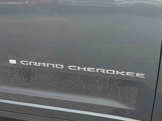 Certified 2023 Jeep Grand Cherokee Limited w/ Trailer Tow Prep Group (B) AWD/4WD image 13