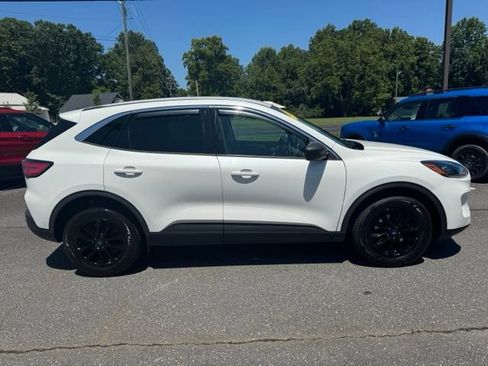 Used 2022 Ford Escape SE w/ Cold Weather Package AWD/4WD image 11