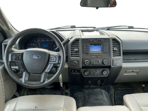 Used 2022 Ford F250 XL w/ Power Equipment Group image 10