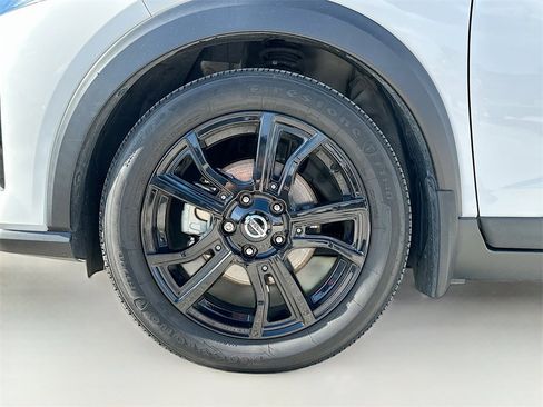 Used 2021 Nissan Kicks SV w/ Exterior Package image 28