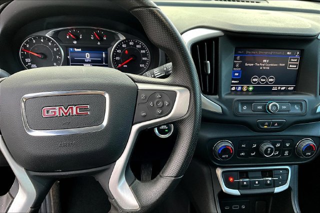 Used 2024 GMC Terrain SLE w/ Driver Convenience Package AWD/4WD image 12