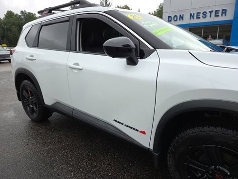 Used 2025 Nissan Rogue SV AWD/4WD image 28