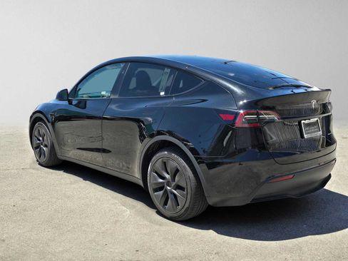 Used 2025 Tesla Model Y Long Range AWD/4WD image 5