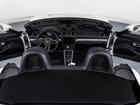 Used 2024 Porsche 718 Boxster S RWD image 23