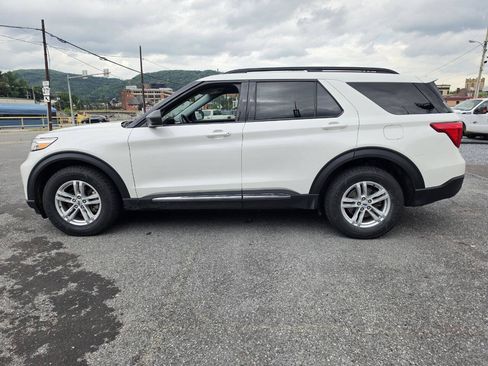 Used 2023 Ford Explorer XLT w/ Equipment Group 202A AWD/4WD image 5