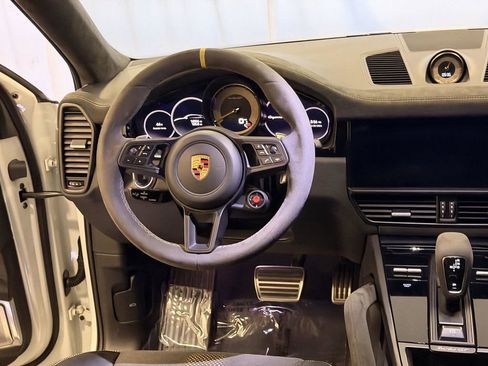 Certified 2022 Porsche Cayenne Turbo GT AWD/4WD image 19