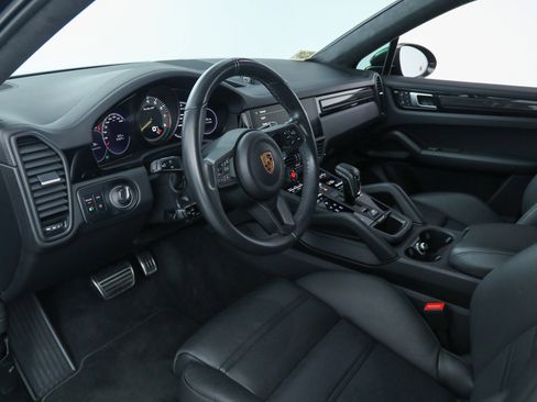 Used 2022 Porsche Cayenne Turbo GT image 22