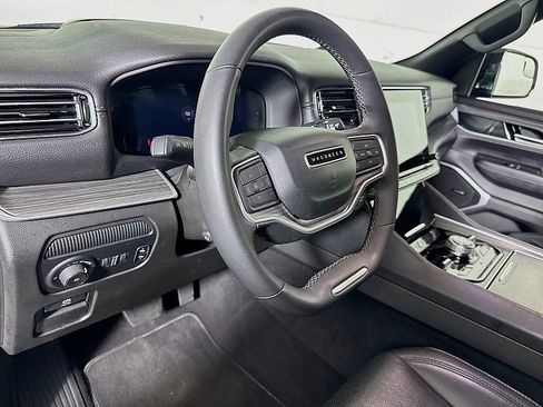 Used 2023 Jeep Wagoneer L Series III w/ Preferred Equipment Group image 9