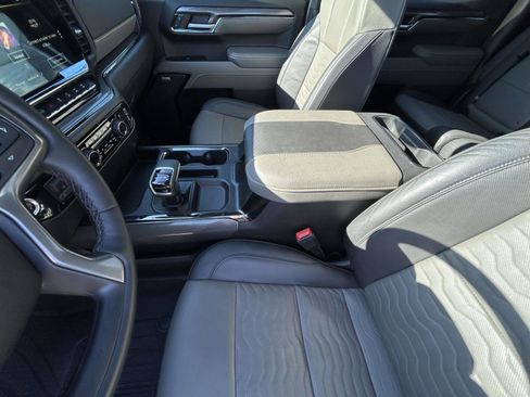 Used 2024 Chevrolet Silverado 1500 ZR2 w/ Technology Package image 10