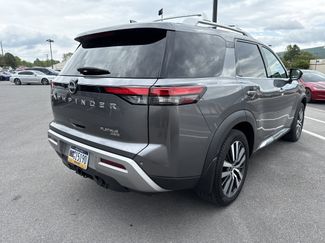 Used 2022 Nissan Pathfinder Platinum w/ Cargo Package AWD/4WD video 3