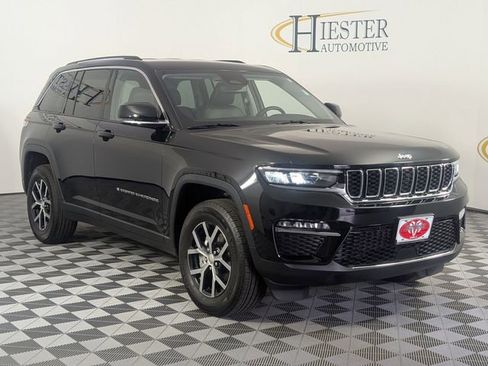 Certified 2023 Jeep Grand Cherokee Limited AWD/4WD image 2