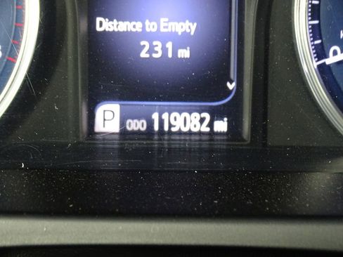 Used 2017 Toyota Camry LE image 35