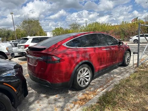 Used 2017 Tesla Model X 75D image 3