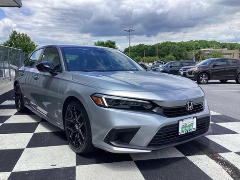 Used 2024 Honda Civic Sport image 4