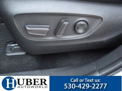 Used 2022 Toyota Highlander XLE AWD/4WD image 10