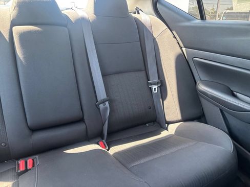 Used 2025 Nissan Altima 2.5 SV FWD image 37