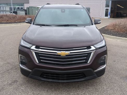 Used 2023 Chevrolet Traverse LT image 3