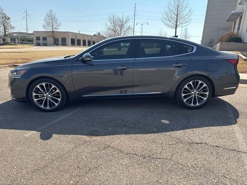 Used 2019 Kia Cadenza Technology image 8