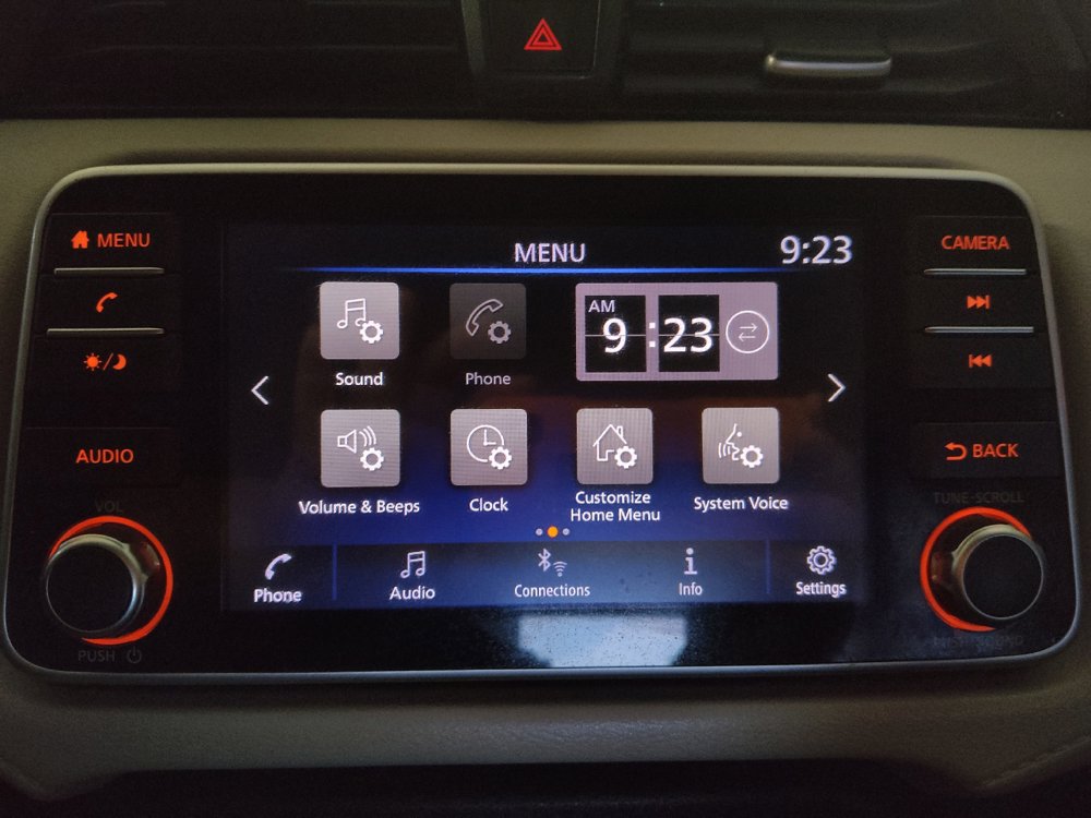 Used 2022 Nissan Versa SV FWD image 25
