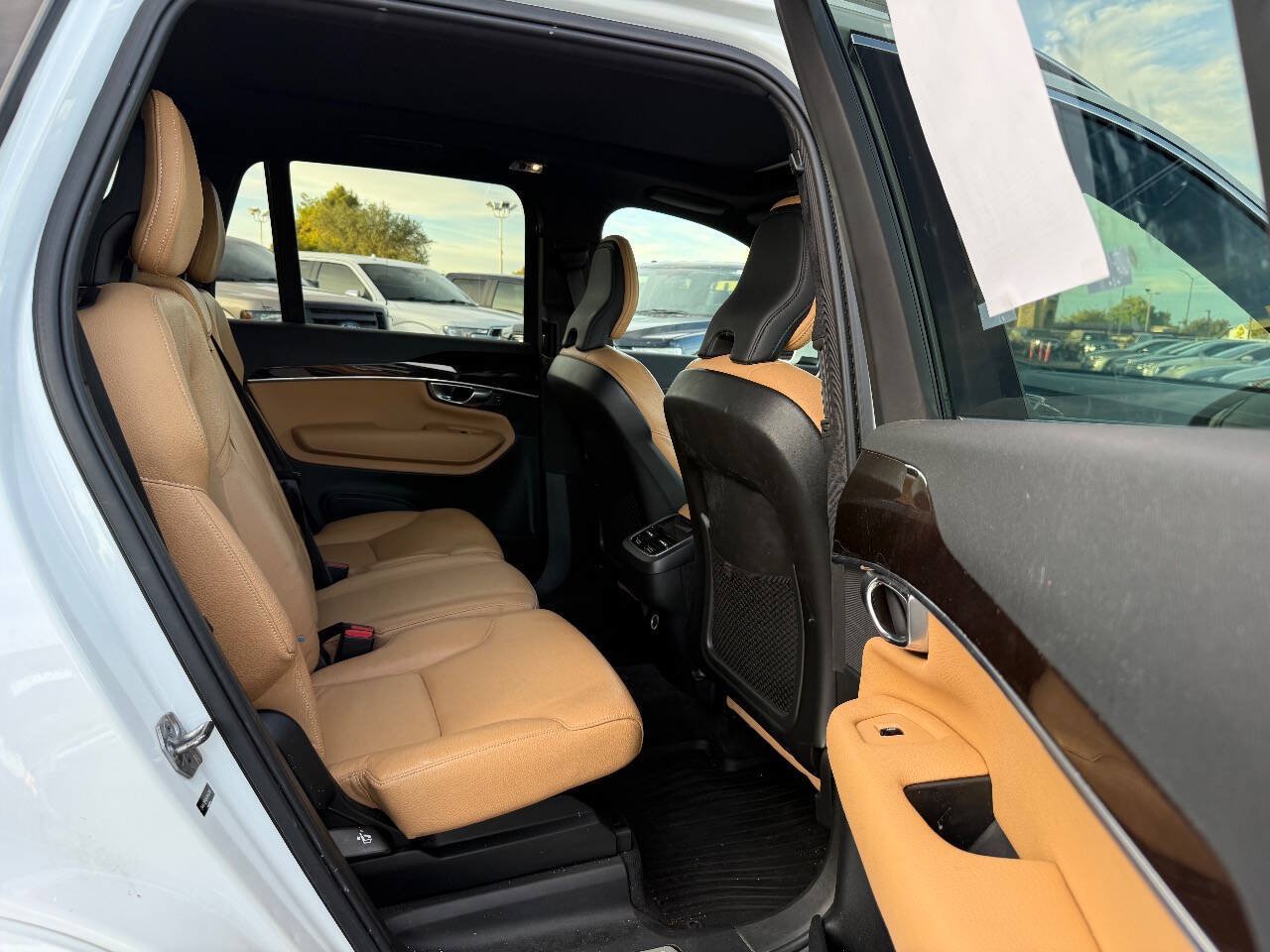 Used 2019 Volvo XC90 T6 Momentum w/ Advanced Package AWD/4WD image 12