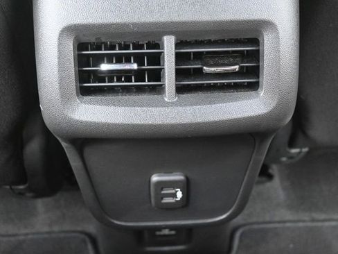 Used 2020 Chevrolet Equinox LT FWD image 28