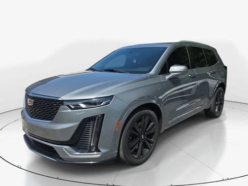 Used 2023 Cadillac XT6 Premium Luxury w/ LPO, Floor Liner Package FWD image 8
