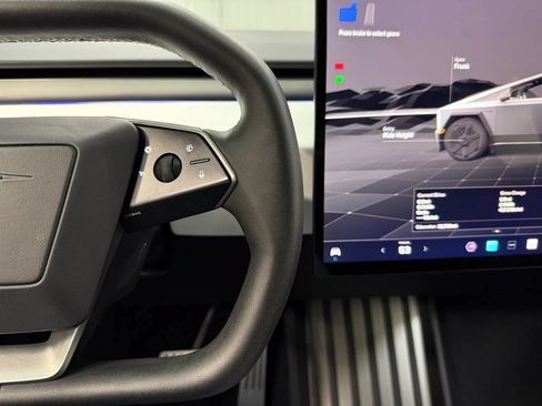 Used 2024 Tesla Cybertruck AWD Crew Cab image 26