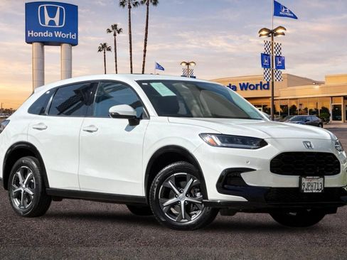 Certified 2024 Honda HR-V EX-L image 2