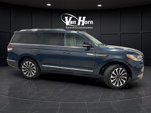 Used 2024 Lincoln Navigator Reserve AWD/4WD image 8