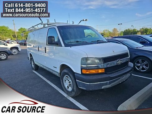 Used 2005 Chevrolet Express 2500 w/ Chrome Appearance Package image 1
