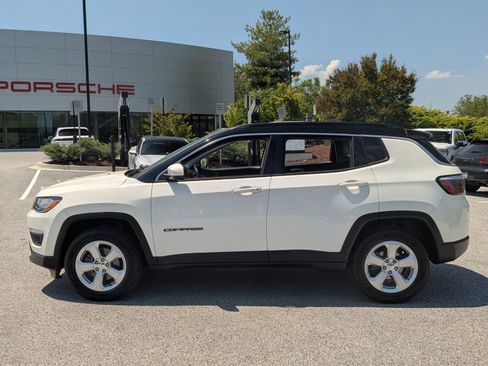 Used 2018 Jeep Compass Latitude w/ Popular Equipment Group AWD/4WD image 2