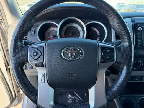 Used 2015 Toyota Tacoma PreRunner w/ SR5 Package RWD image 14