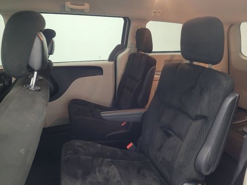 Used 2015 Dodge Grand Caravan American Value Package image 18