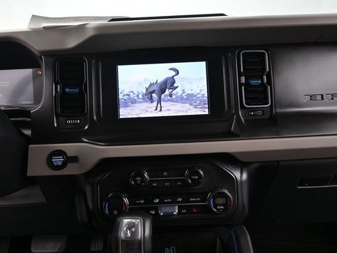 Used 2023 Ford Bronco Wildtrak AWD/4WD image 15
